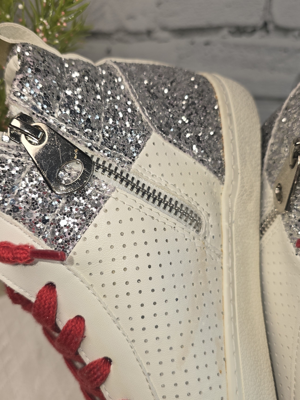 VINTAGE HAVANA LESTER HIGH TOP SILVER GLITTER RED LACE STAR WOMENS SNEAKERS 8.5 - Picture 10 of 16